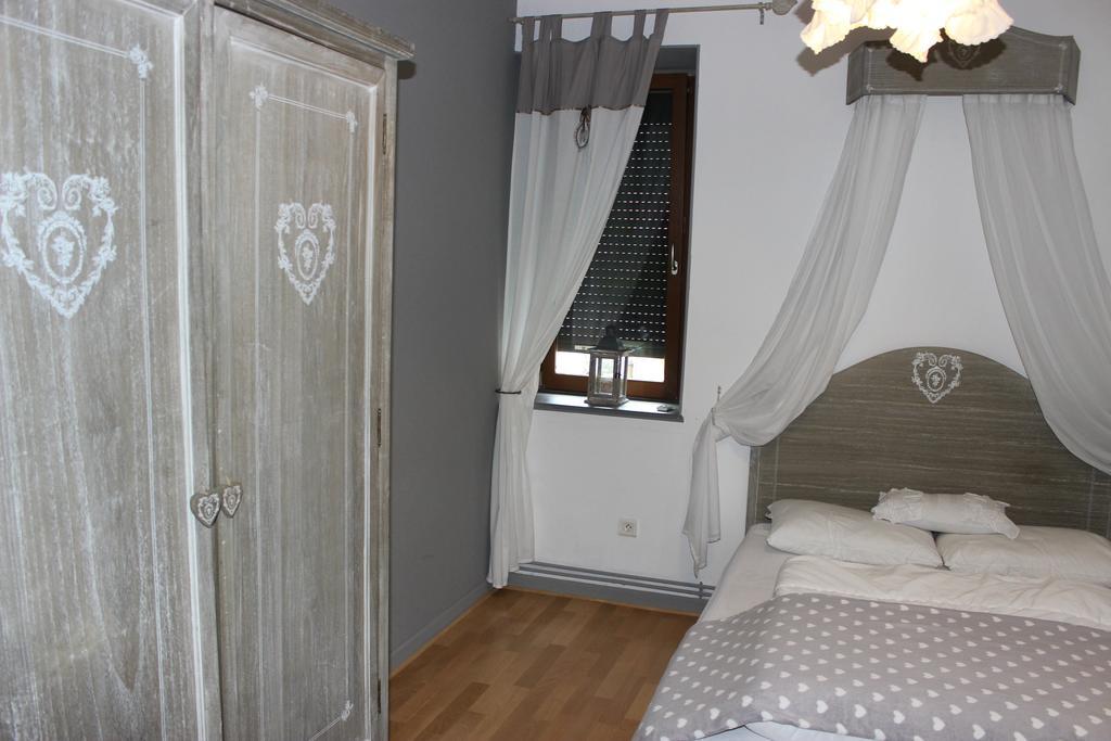Gite Des 3 Chateaux Ribeauvillé Kamer foto